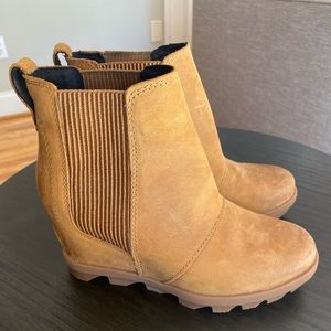 SOREL - Women’s Joan of Arctic Wedge II Chelsea, Leather or Suede Ankle Boot